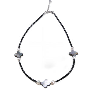 Mayfair Pearls bridal necklace featuring pearls and clover mother-of-pearl accents.